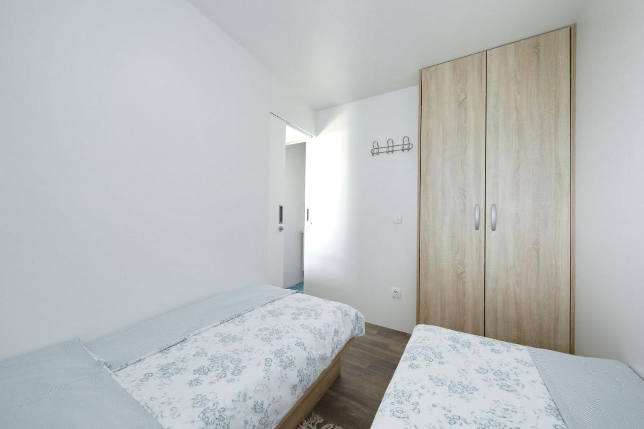 Mobile Home Safir Biograd Na Moru Exteriér fotografie